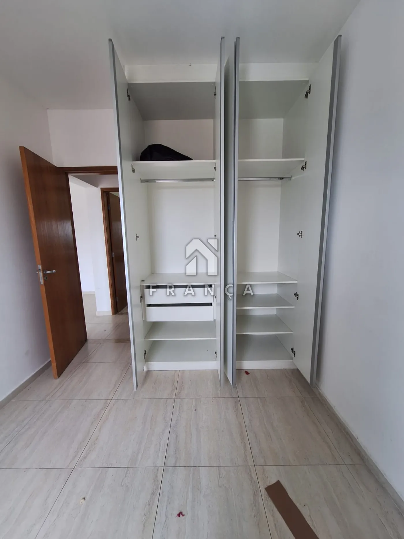 Comprar Apartamento / Padrão em Jacareí R$ 350.000,00 - Foto 9