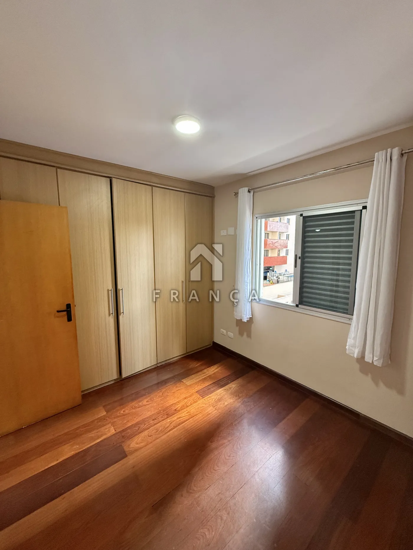 Alugar Apartamento / Padrão em São José dos Campos R$ 3.400,00 - Foto 15