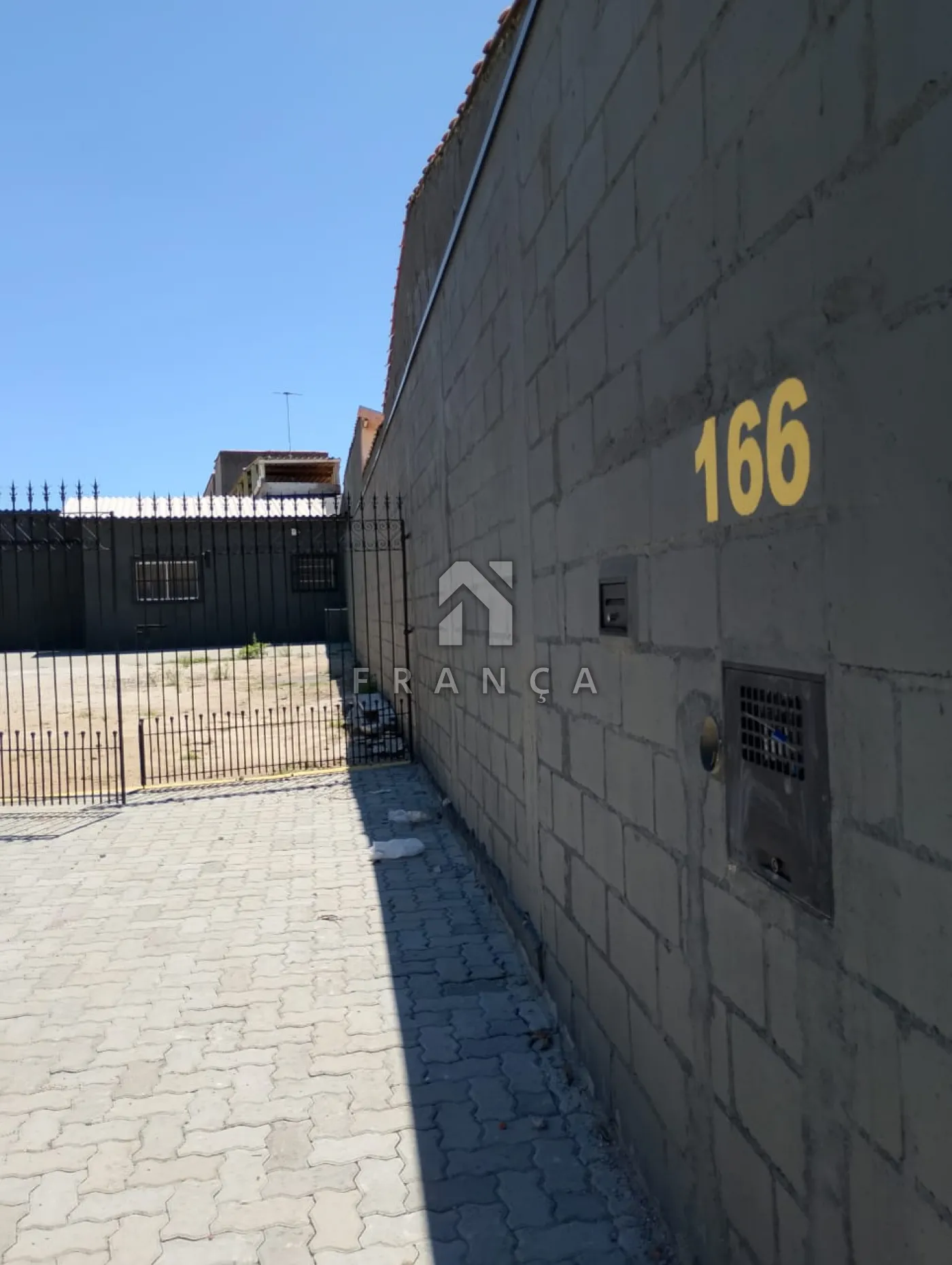 Alugar Comercial / Ponto Comercial em Jacareí R$ 1.200,00 - Foto 2