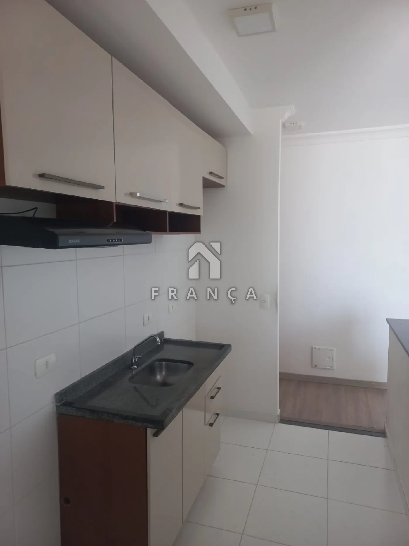 Alugar Apartamento / Padrão em Jacareí R$ 2.000,00 - Foto 1
