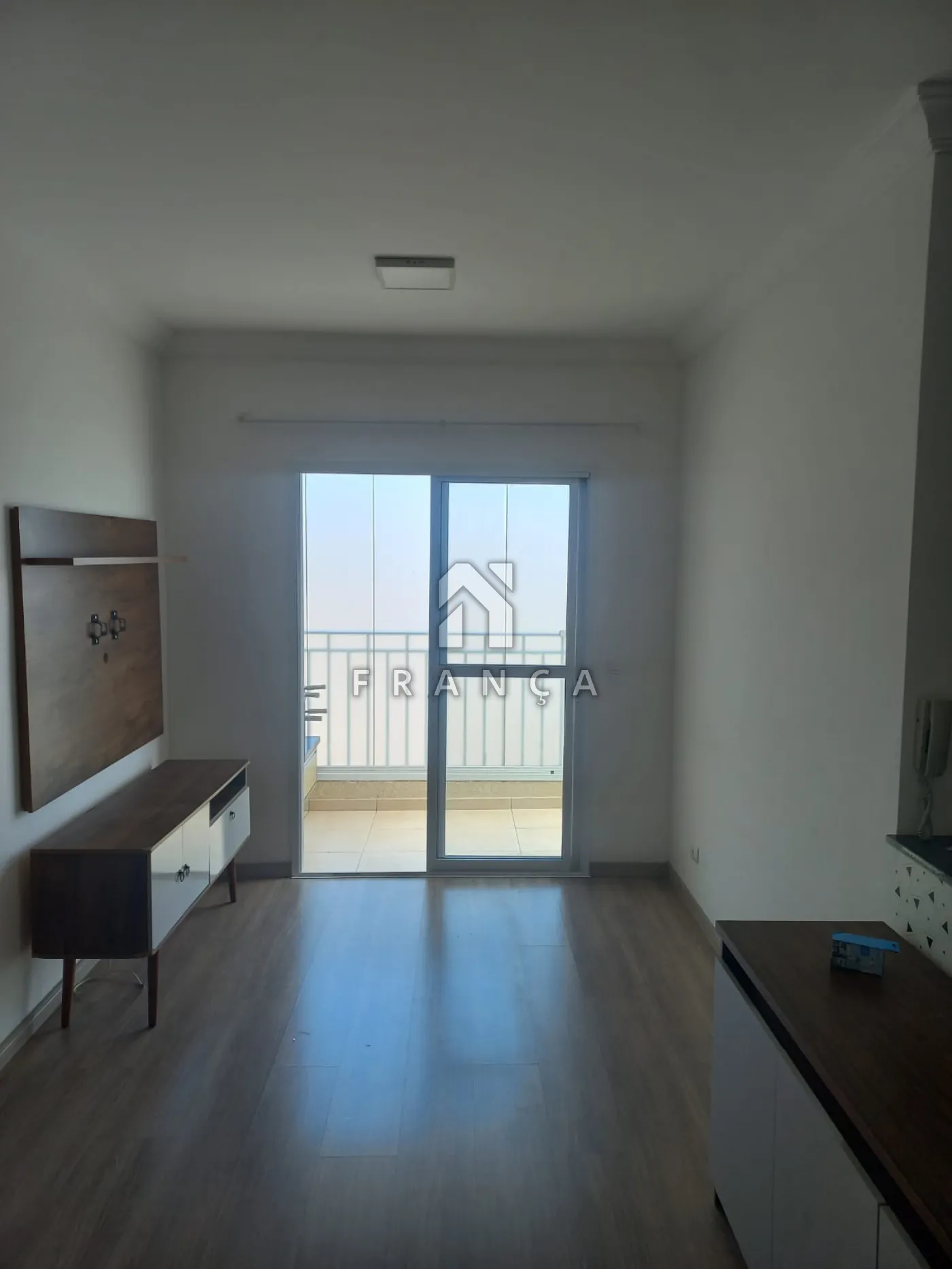 Alugar Apartamento / Padrão em Jacareí R$ 2.000,00 - Foto 3