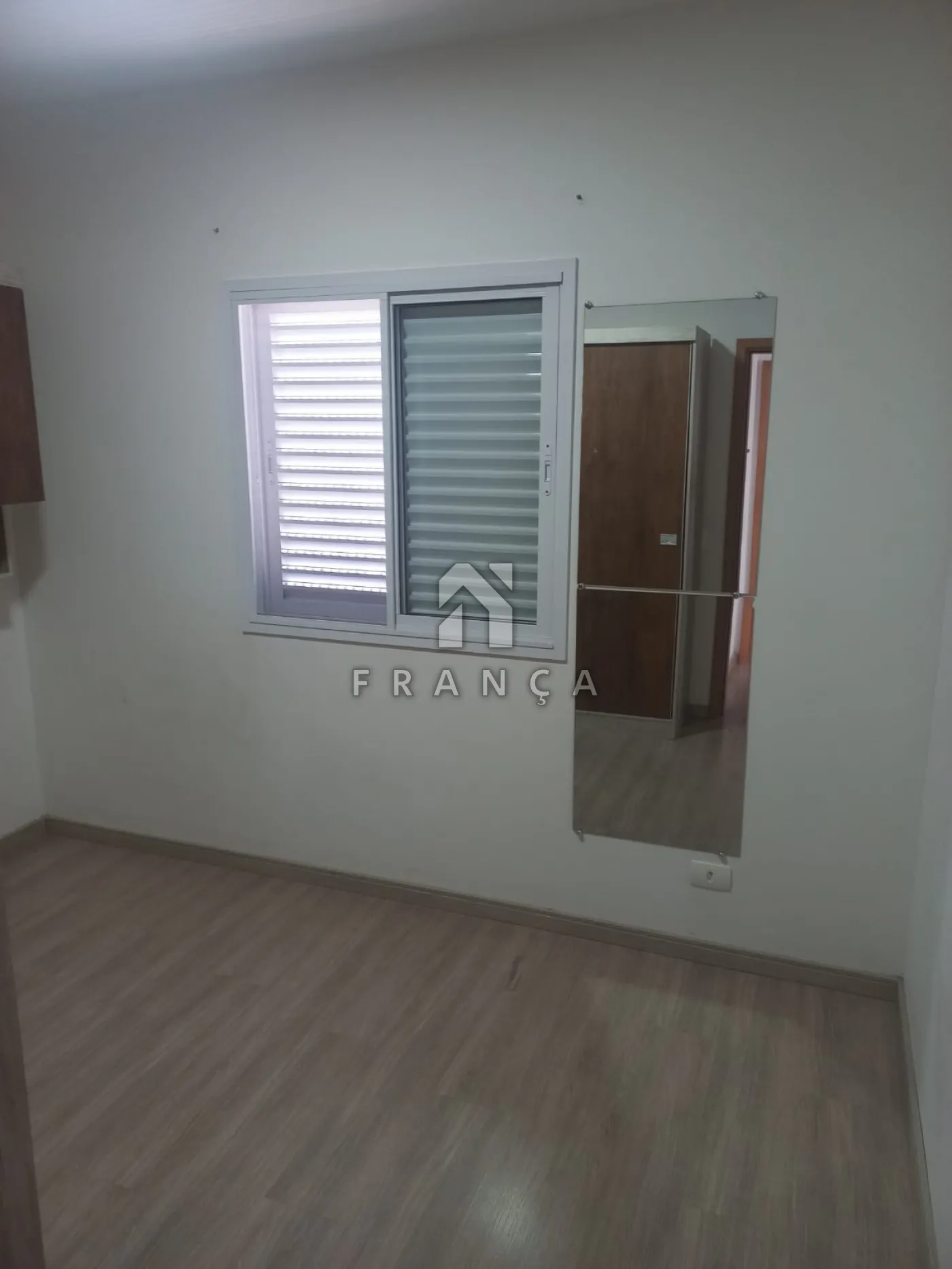 Alugar Apartamento / Padrão em Jacareí R$ 2.000,00 - Foto 9