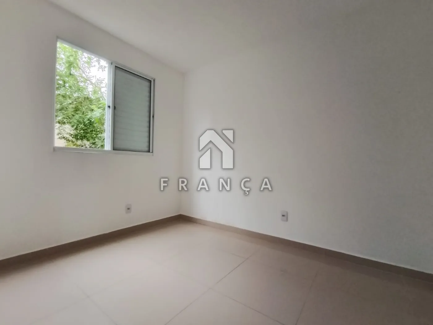 Alugar Apartamento / Padrão em Jacareí R$ 1.100,00 - Foto 8