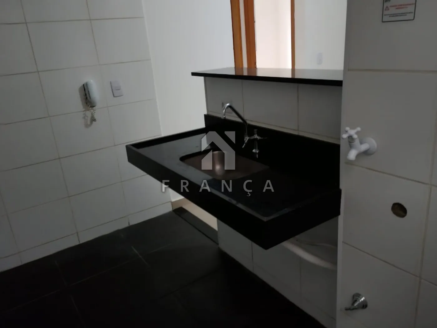 Alugar Apartamento / Padrão em Jacareí R$ 1.100,00 - Foto 6