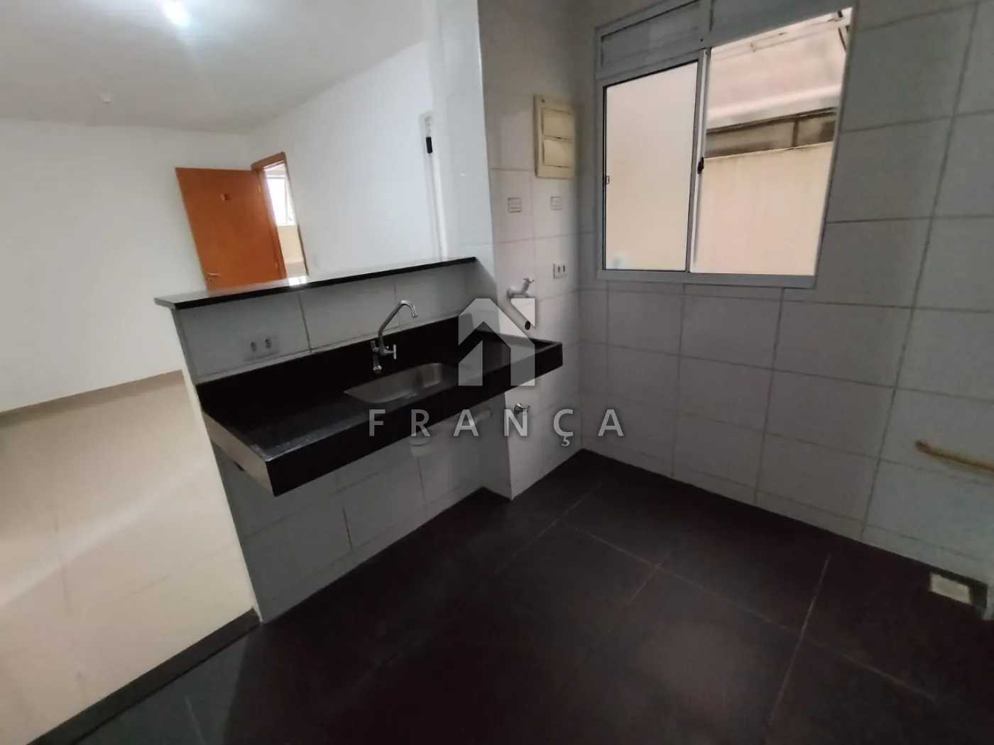 Alugar Apartamento / Padrão em Jacareí R$ 1.100,00 - Foto 3