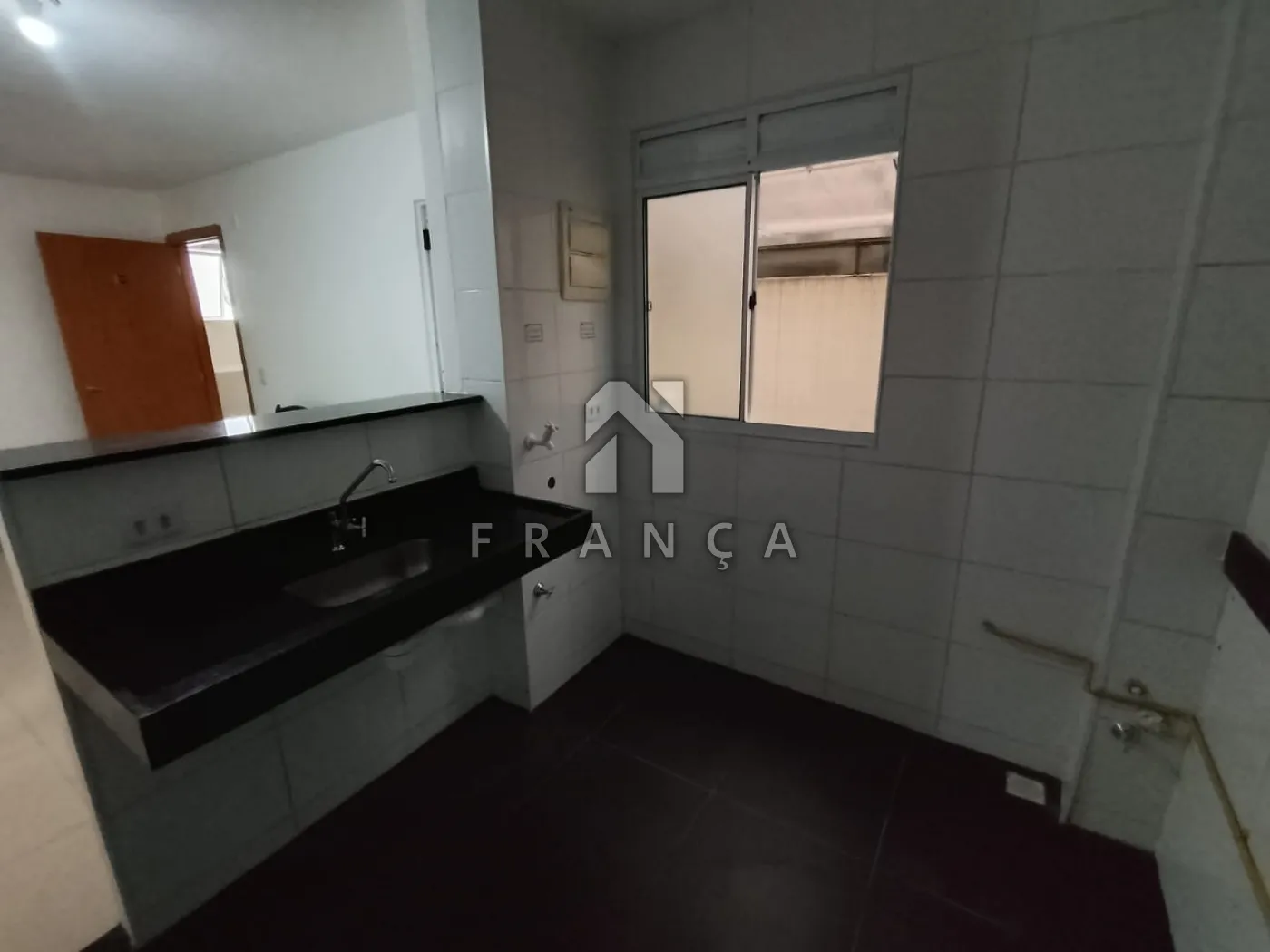 Alugar Apartamento / Padrão em Jacareí R$ 1.100,00 - Foto 5