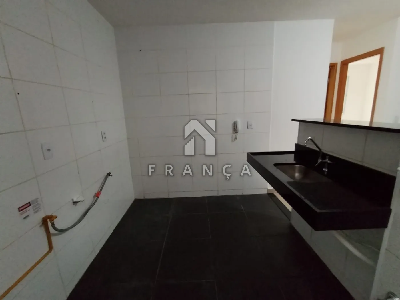 Alugar Apartamento / Padrão em Jacareí R$ 1.100,00 - Foto 4