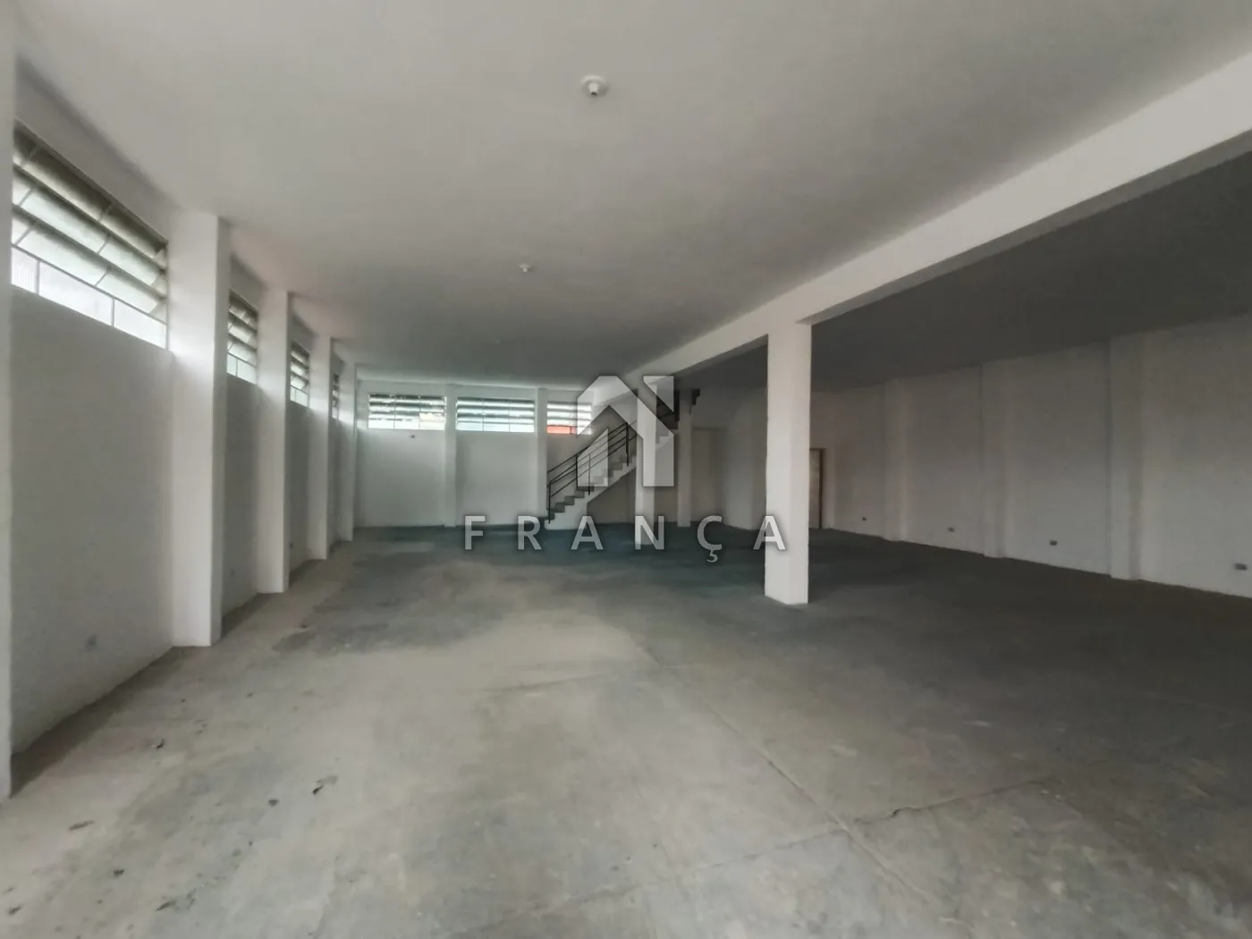 Alugar Comercial / Galpão em Jacareí R$ 4.000,00 - Foto 4