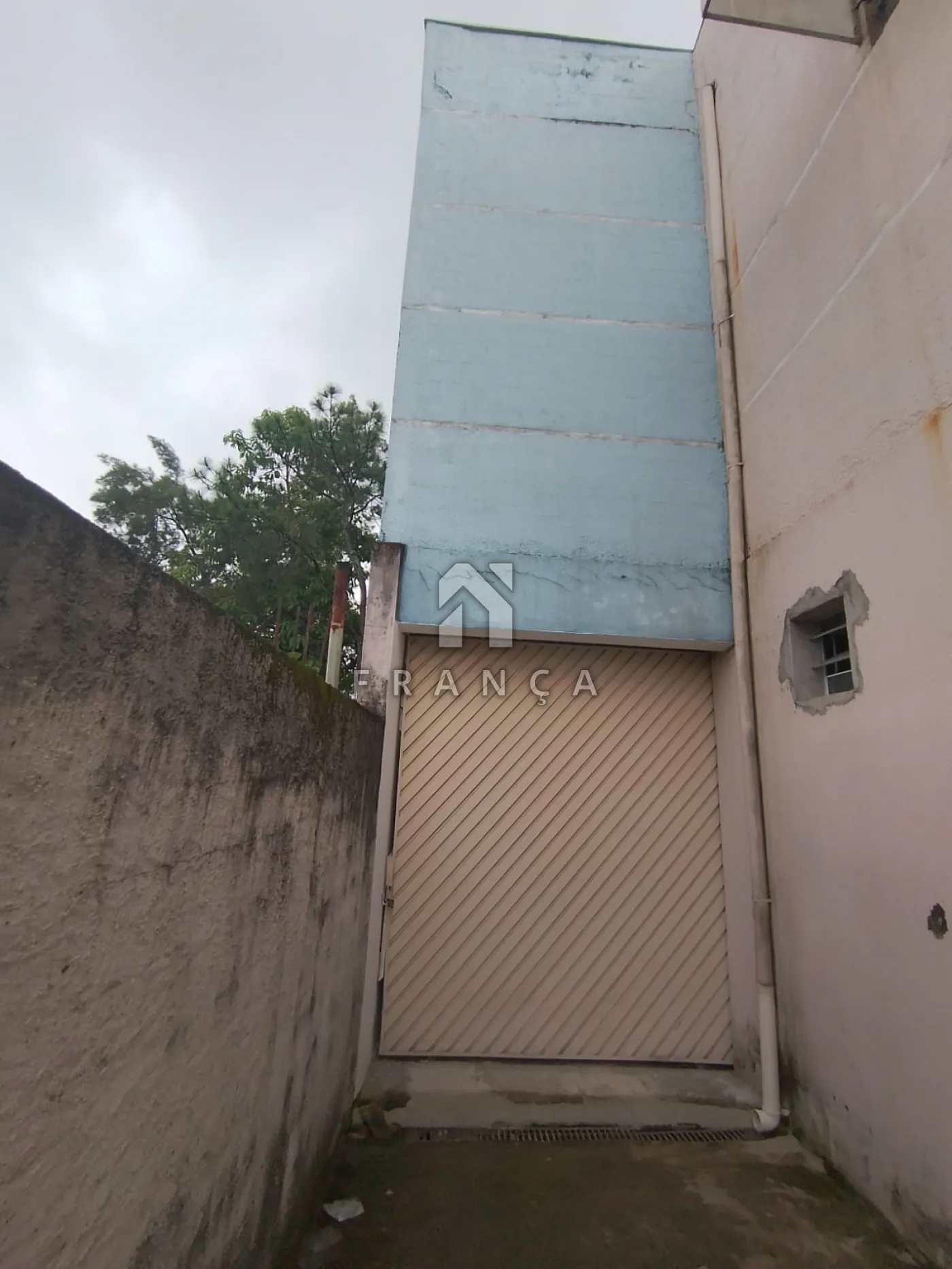 Alugar Comercial / Galpão em Jacareí R$ 4.000,00 - Foto 1