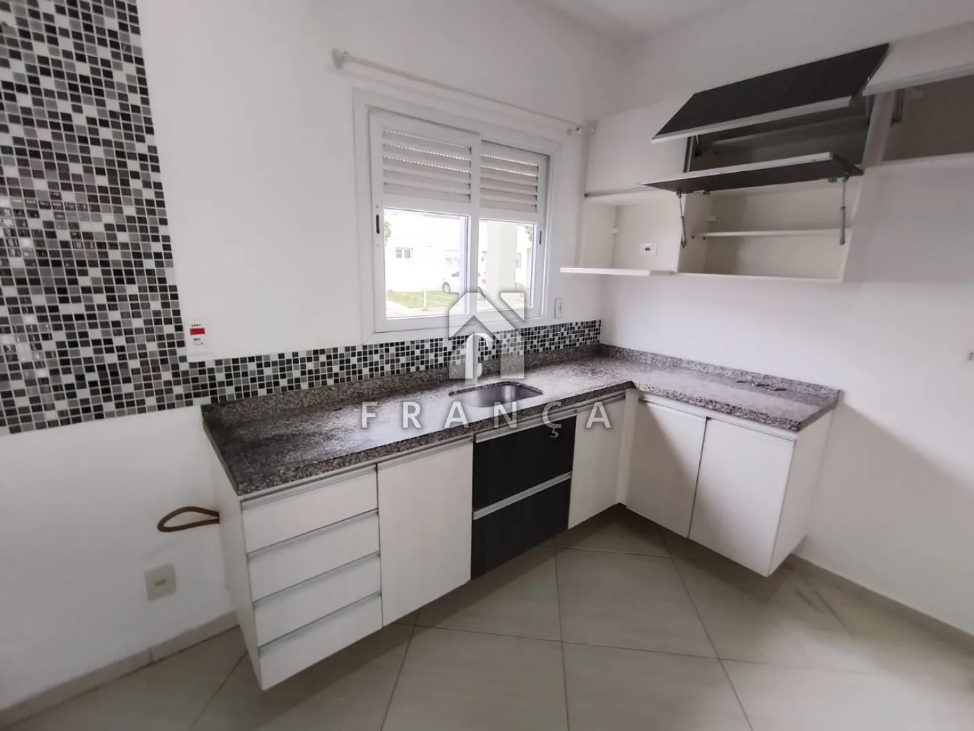 Alugar Casa / Condomínio em Jacareí R$ 3.300,00 - Foto 5