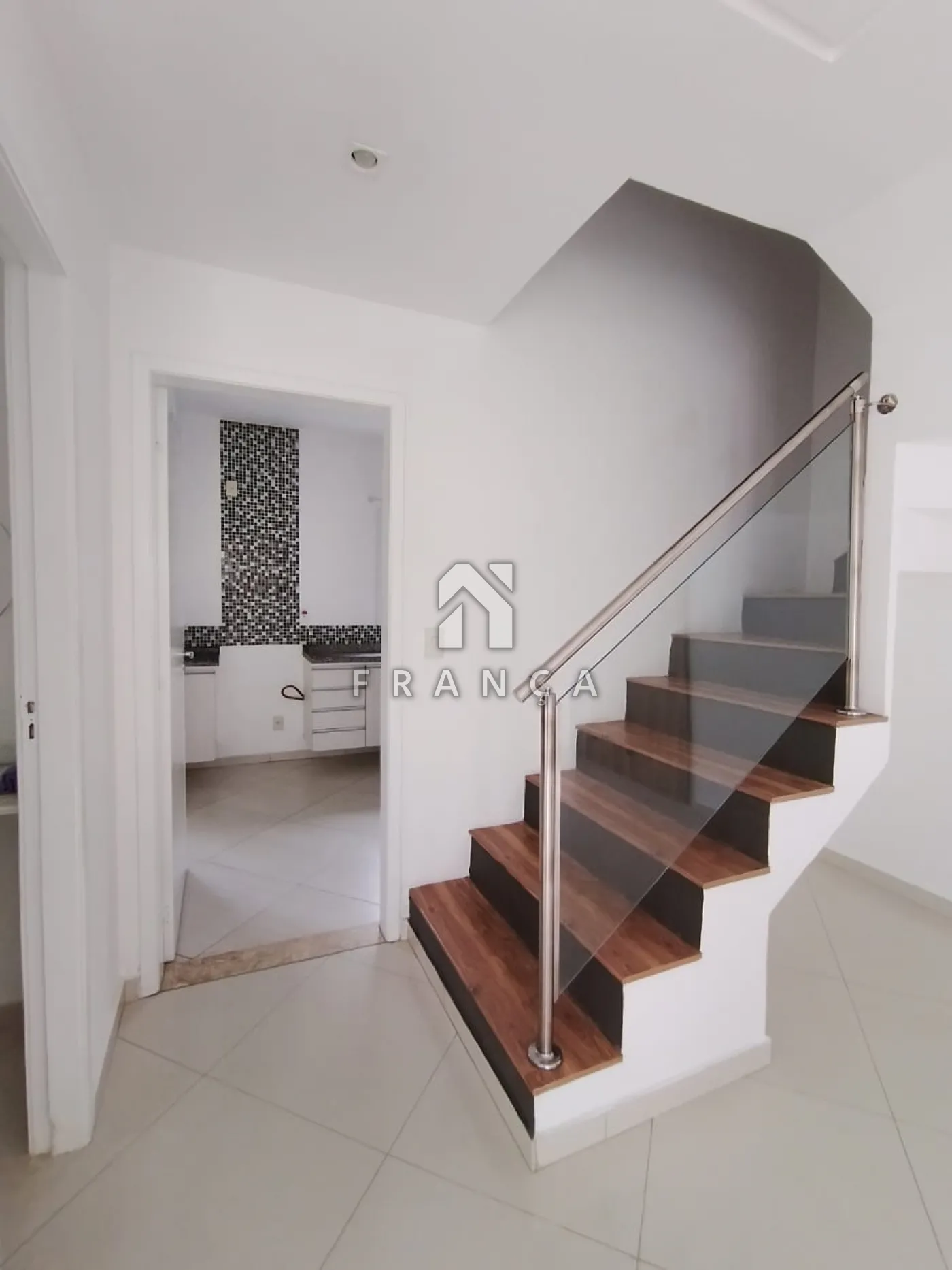 Alugar Casa / Condomínio em Jacareí R$ 3.300,00 - Foto 9