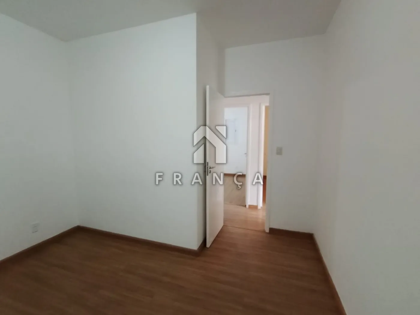 Alugar Casa / Condomínio em Jacareí R$ 3.300,00 - Foto 16