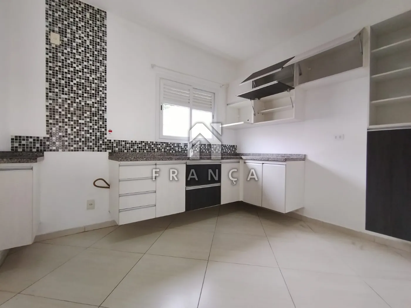 Alugar Casa / Condomínio em Jacareí R$ 3.300,00 - Foto 6