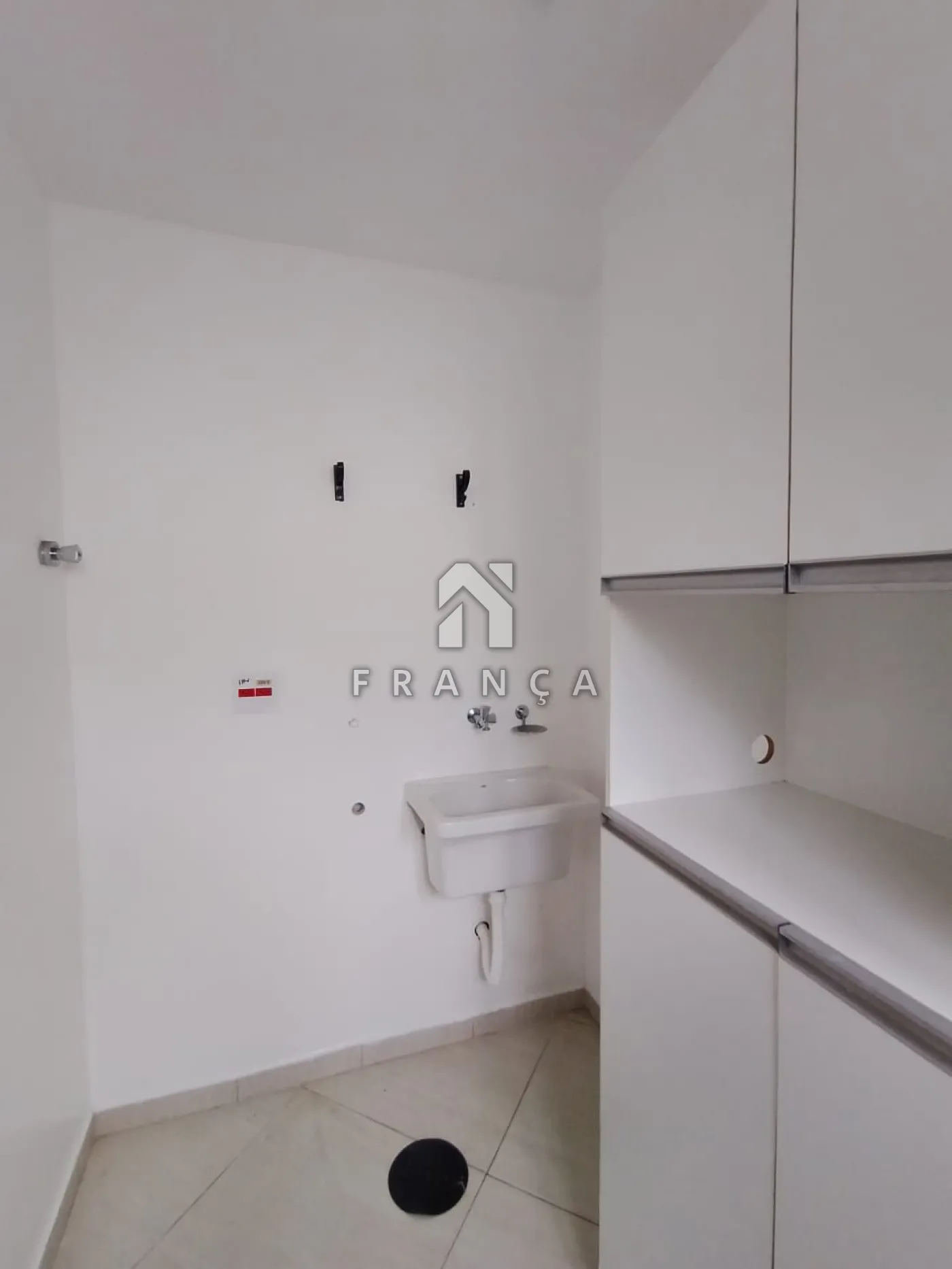 Alugar Casa / Condomínio em Jacareí R$ 3.300,00 - Foto 26