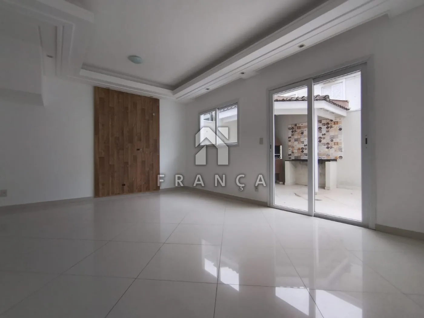 Alugar Casa / Condomínio em Jacareí R$ 3.300,00 - Foto 3