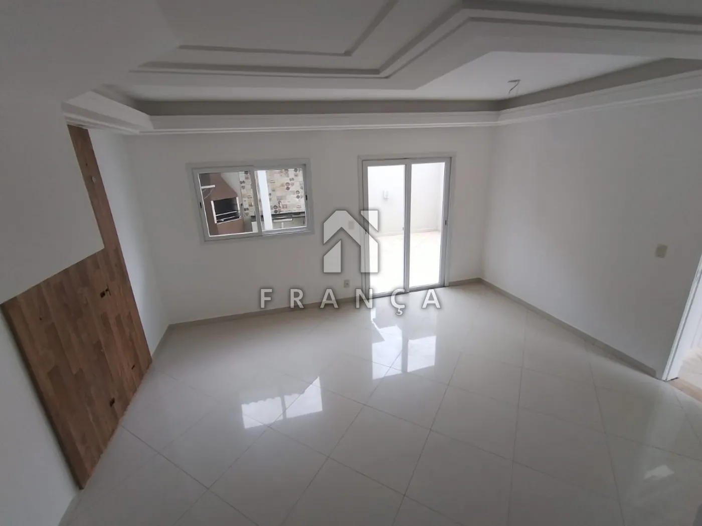 Alugar Casa / Condomínio em Jacareí R$ 3.300,00 - Foto 4