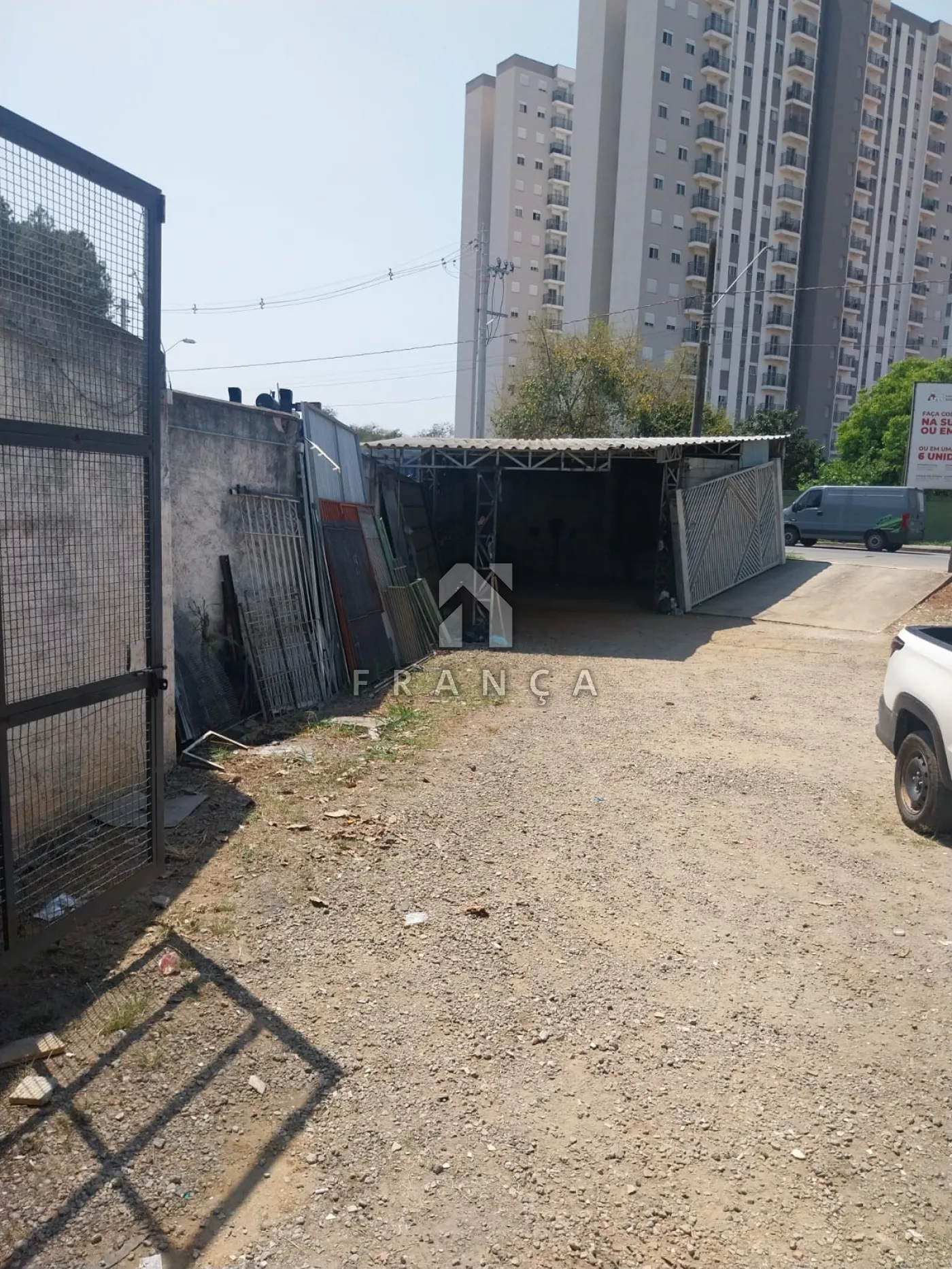 Alugar Comercial / Ponto Comercial em Jacareí R$ 1.700,00 - Foto 3
