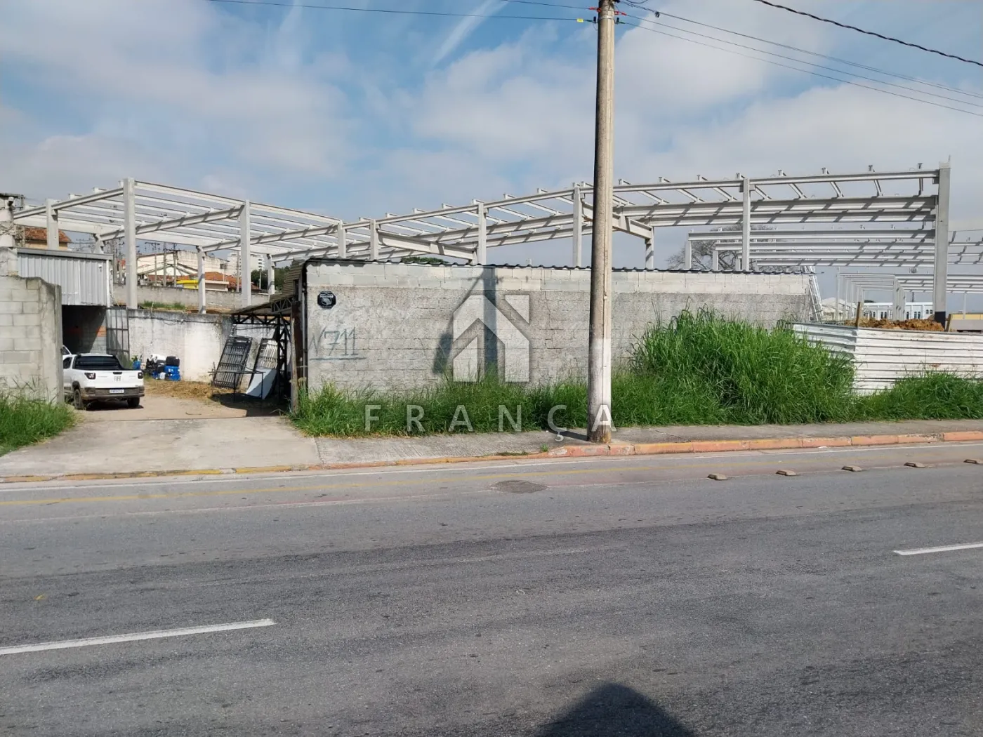 Alugar Comercial / Ponto Comercial em Jacareí R$ 1.700,00 - Foto 2