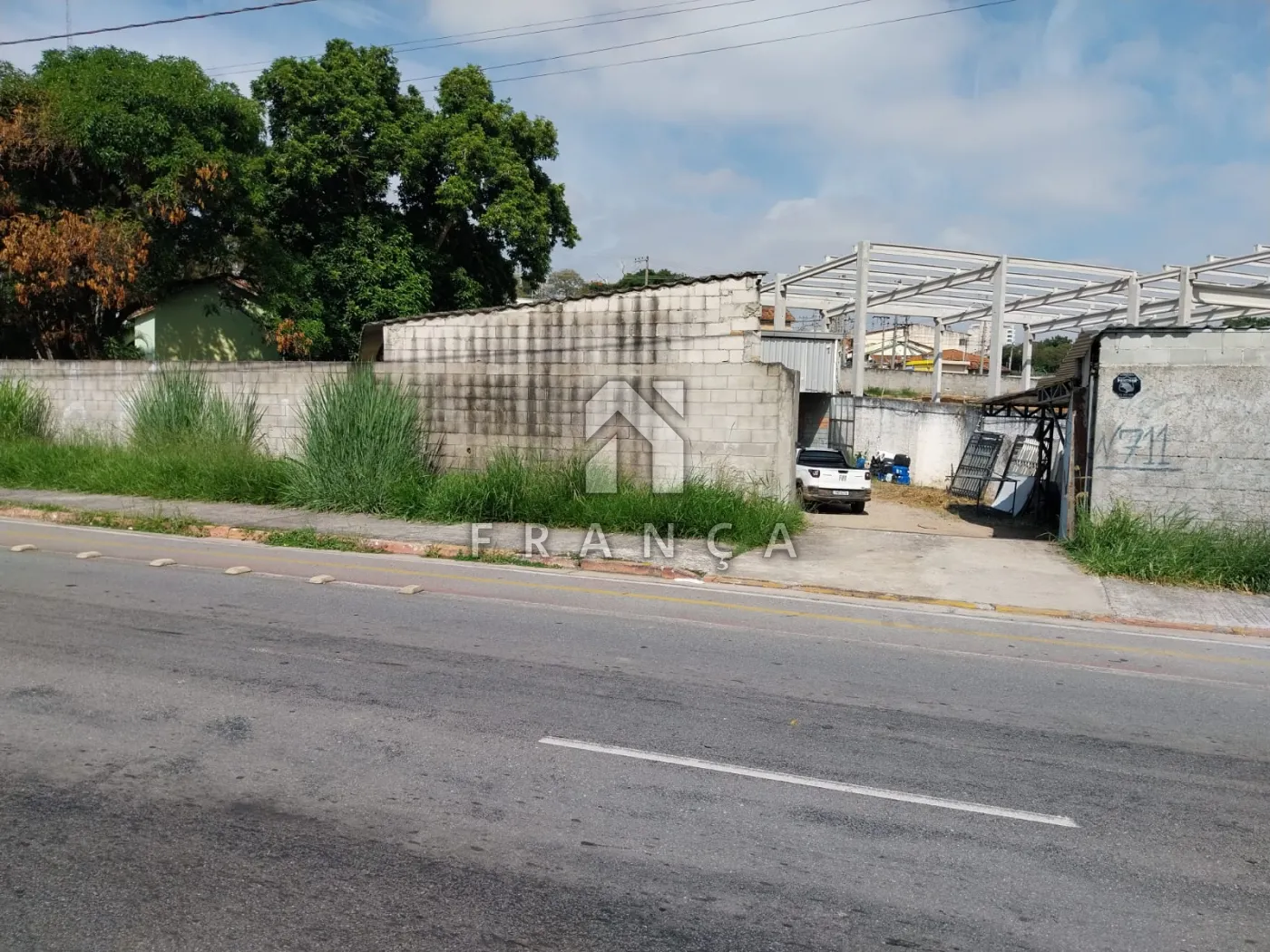 Alugar Comercial / Ponto Comercial em Jacareí R$ 1.700,00 - Foto 1