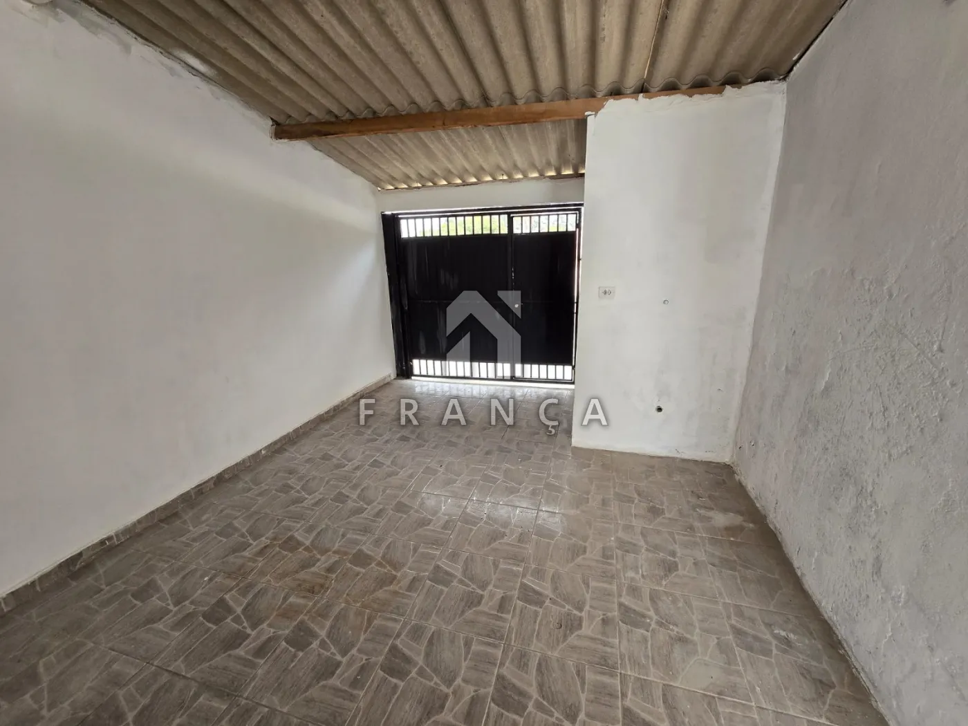 Comprar Casa / Padrão em Jacareí R$ 250.000,00 - Foto 1