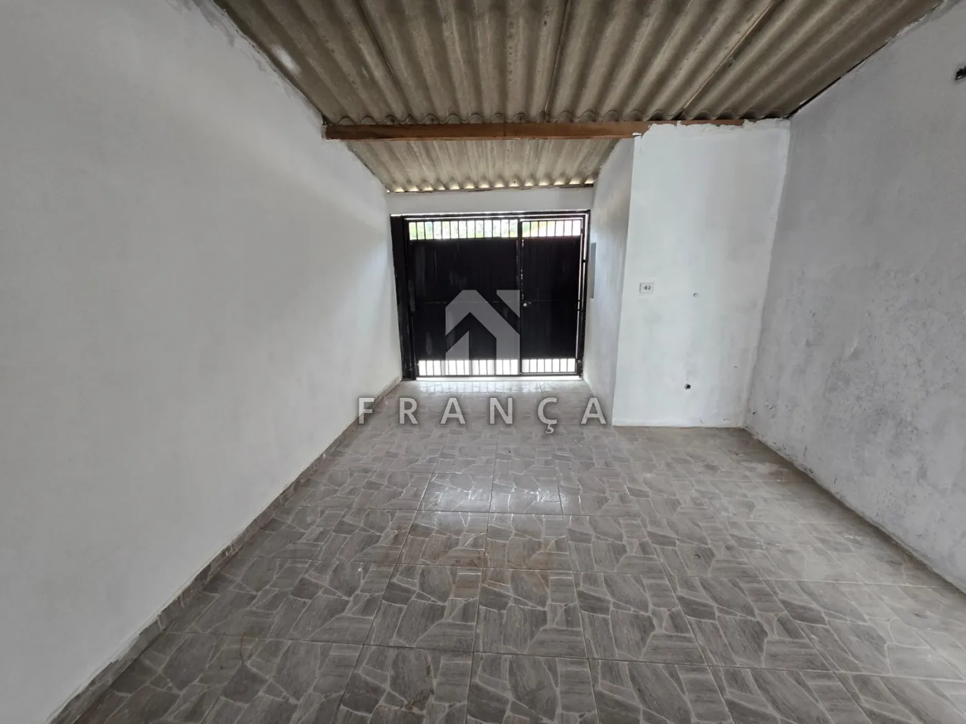 Comprar Casa / Padrão em Jacareí R$ 250.000,00 - Foto 2