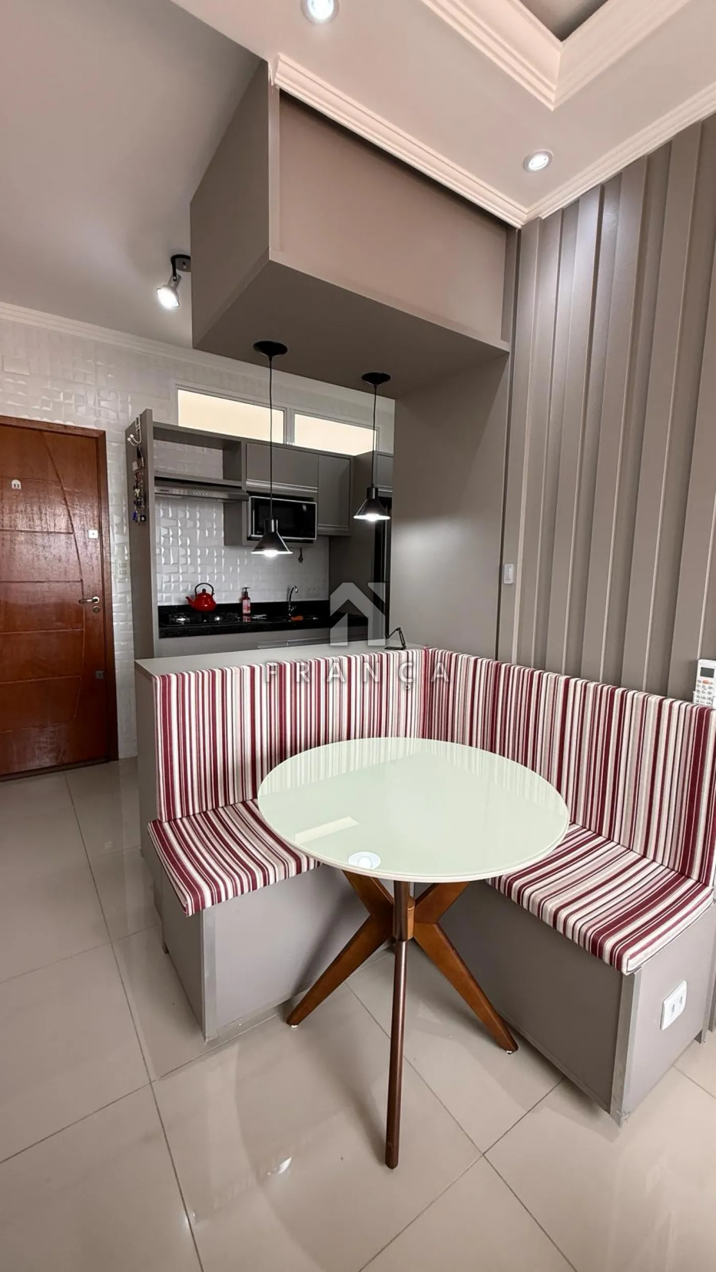 Alugar Casa / Kitnet em Jacareí R$ 1.600,00 - Foto 10