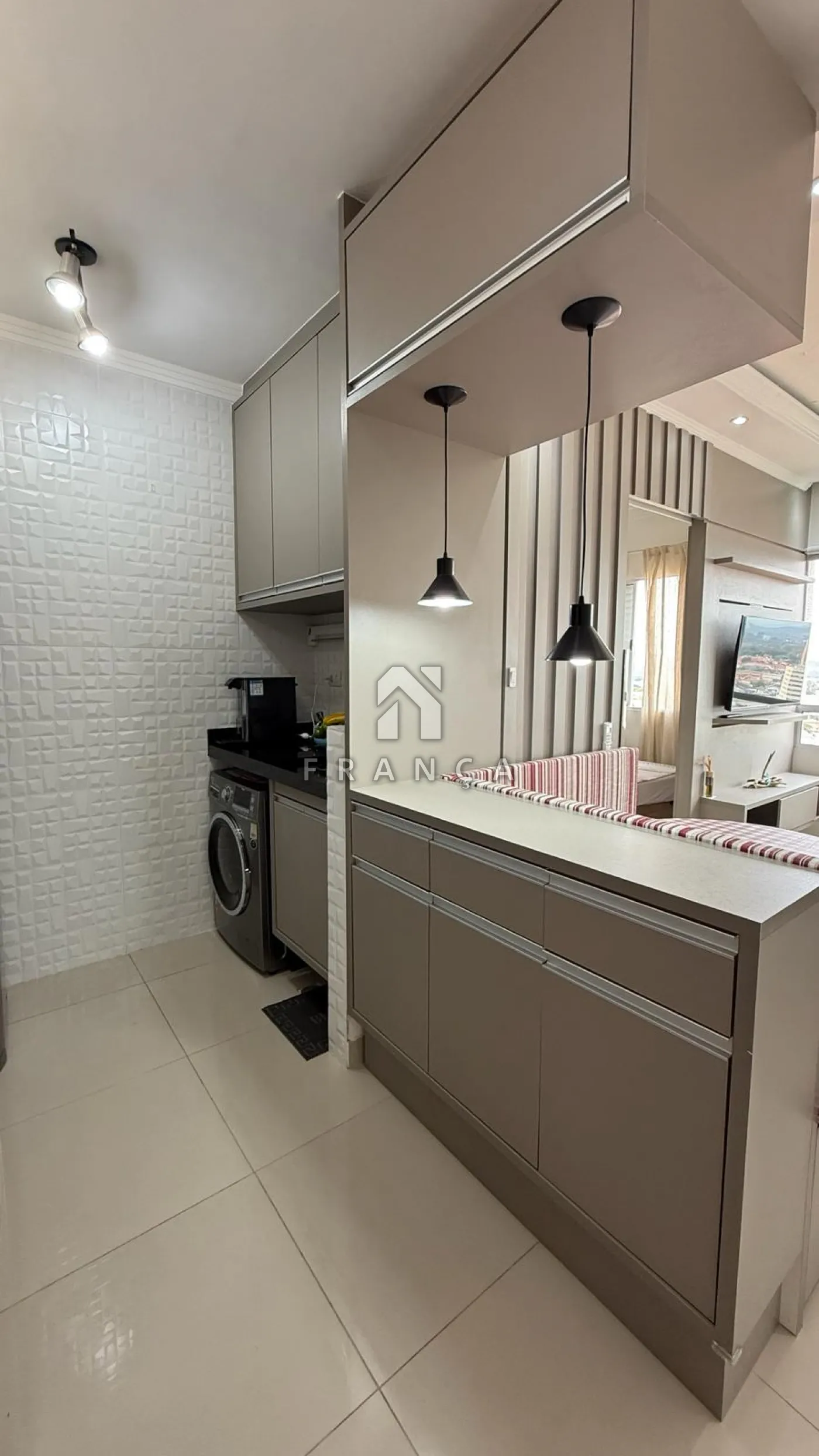 Alugar Casa / Kitnet em Jacareí R$ 1.600,00 - Foto 6