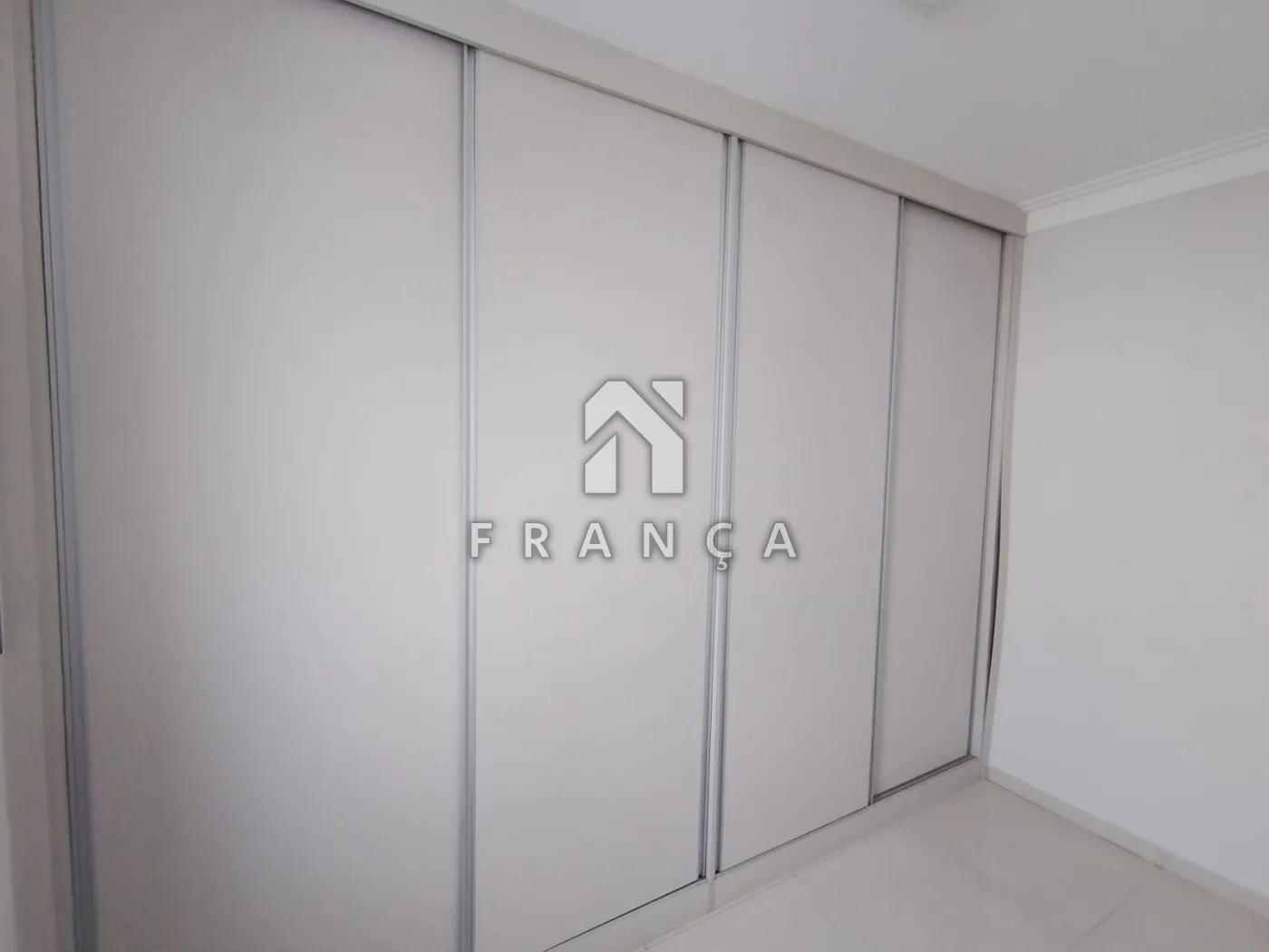 Alugar Apartamento / Padrão em Jacareí R$ 1.900,00 - Foto 9