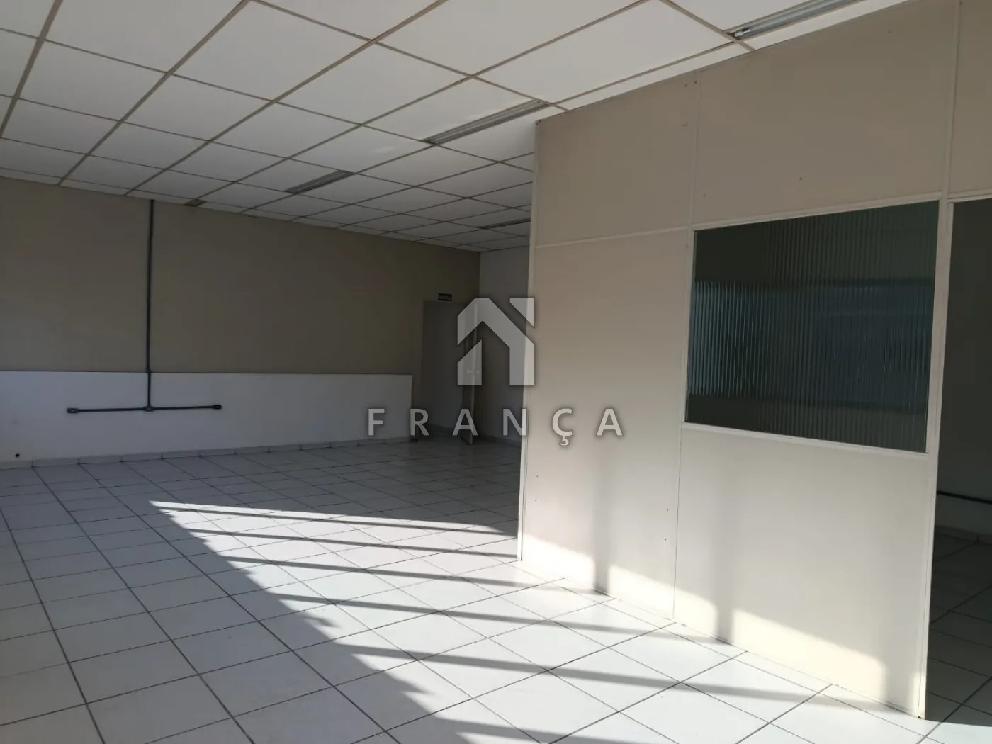 Alugar Comercial / Galpão em Condomínio em Jacareí R$ 16.000,00 - Foto 8