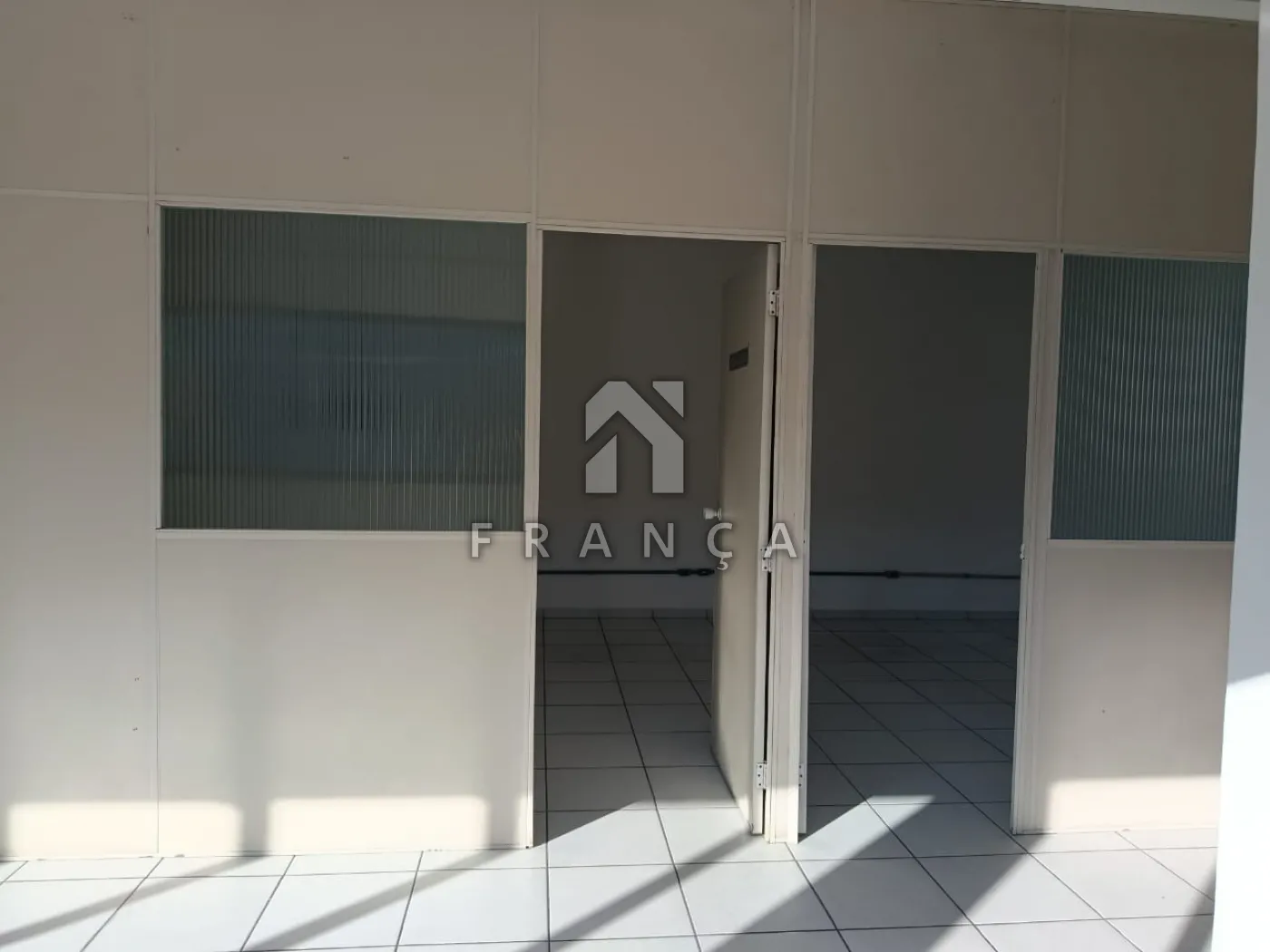 Alugar Comercial / Galpão em Condomínio em Jacareí R$ 16.000,00 - Foto 14