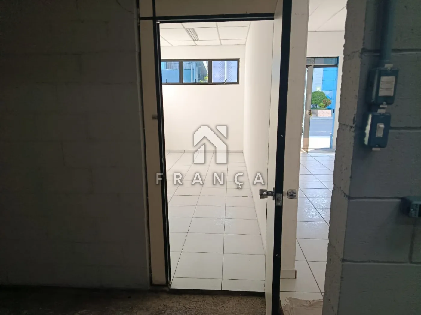Alugar Comercial / Galpão em Condomínio em Jacareí R$ 16.000,00 - Foto 19