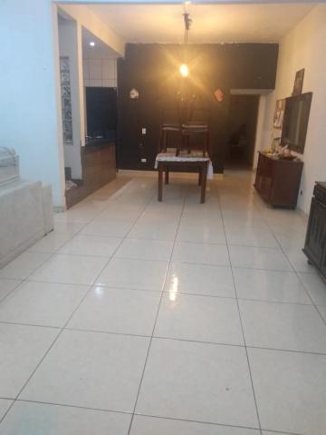 Alugar Casa / Padrão em Jacareí. apenas R$ 2.800,00