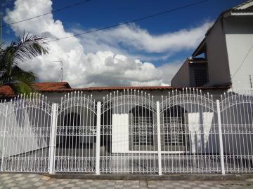 Alugar Casa / Padrão em Jacareí. apenas R$ 1.650,00