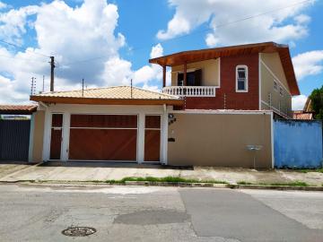 CASA 3 DORMITÓRIOS SENDO 1 SUÍTE MASTER - BAIRRO SÃO JOÃO - JACAREÍ