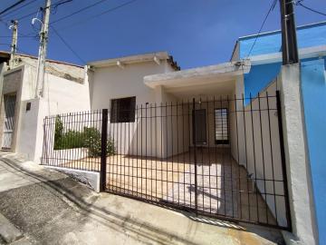 Alugar Casa / Padrão em Jacareí. apenas R$ 1.300,00