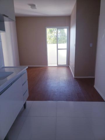Alugar Apartamento / Padrão em Jacareí R$ 750,00 - Foto 2