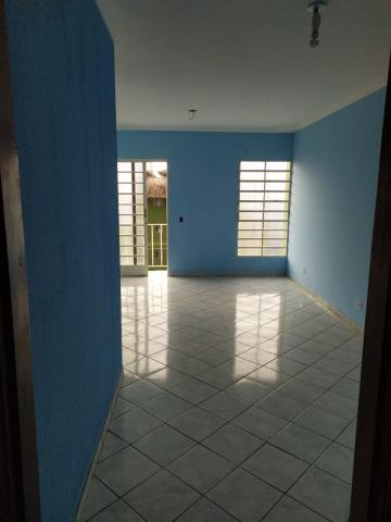 Alugar Apartamento / Padrão em Jacareí. apenas R$ 850,00