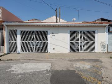 Alugar Casa / Padrão em Jacareí. apenas R$ 2.300,00