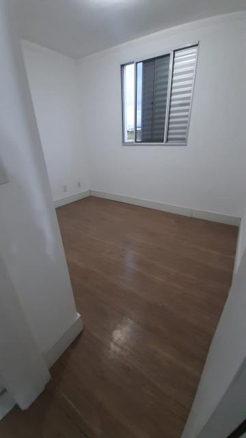 Alugar Apartamento / Padrão em Jacareí R$ 890,00 - Foto 4