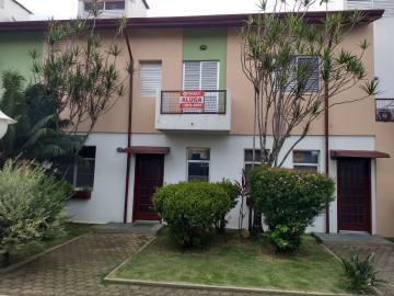Alugar Casa / Condomínio em Jacareí. apenas R$ 900,00