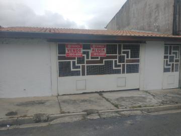 Alugar Casa / Padrão em Jacareí. apenas R$ 1.200,00