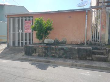 Alugar Casa / Padrão em Jacareí. apenas R$ 1.100,00