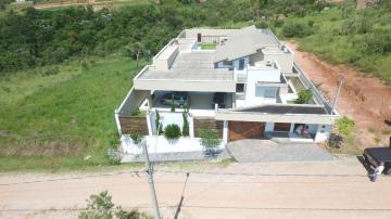 Excelente casa no Condomínio Lago Dourado