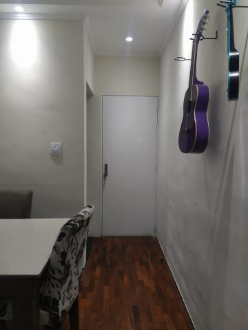 Alugar Apartamento / Padrão em Jacareí R$ 1.000,00 - Foto 4