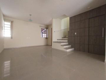 Casa / Condomínio em Jacareí Alugar por R$3.200,00