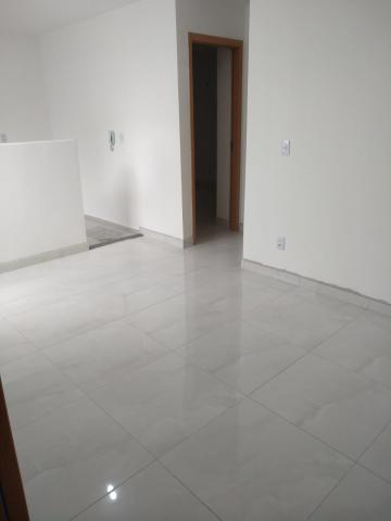 Apartamento / Padrão em Jacareí Alugar por R$1.000,00