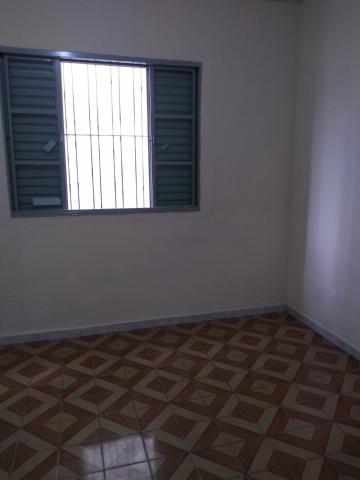 Alugar Casa / Padrão em Jacareí R$ 750,00 - Foto 7