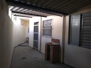 Alugar Casa / Padrão em Jacareí R$ 750,00 - Foto 14