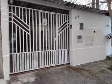 Alugar Casa / Padrão em Jacareí. apenas R$ 1.350,00