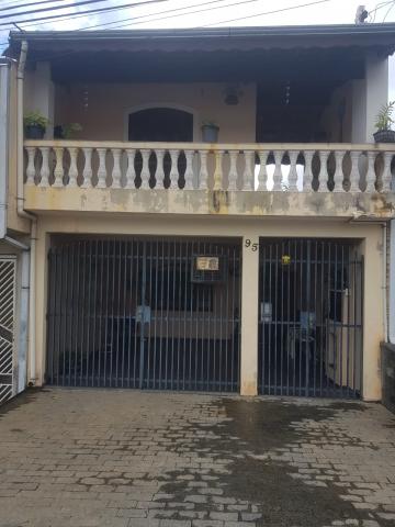 Alugar Casa / Sobrado em Jacareí. apenas R$ 340.000,00